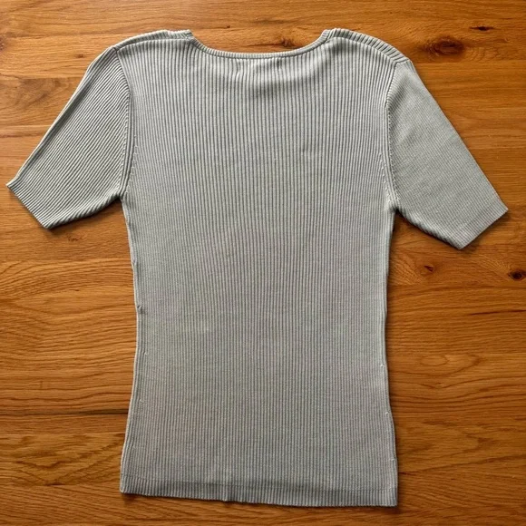 Banana Republic 100% Silk Knit Ribbed Top Size Small - Picture 8 of 8